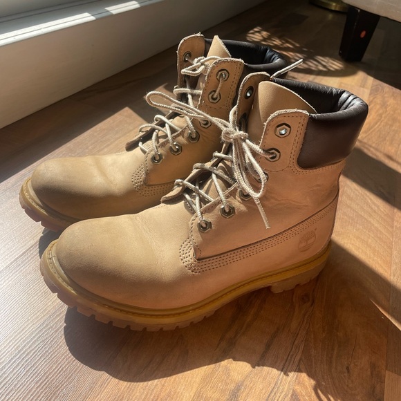 Women's Timberland Premium 6-Inch Waterproof Boot Size 8 - Picture 3 of 13
